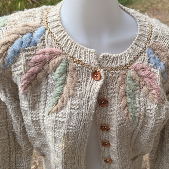 Liz Claiborne Cream Cardigan with Pastel Embroidery - Picture 3 of 6